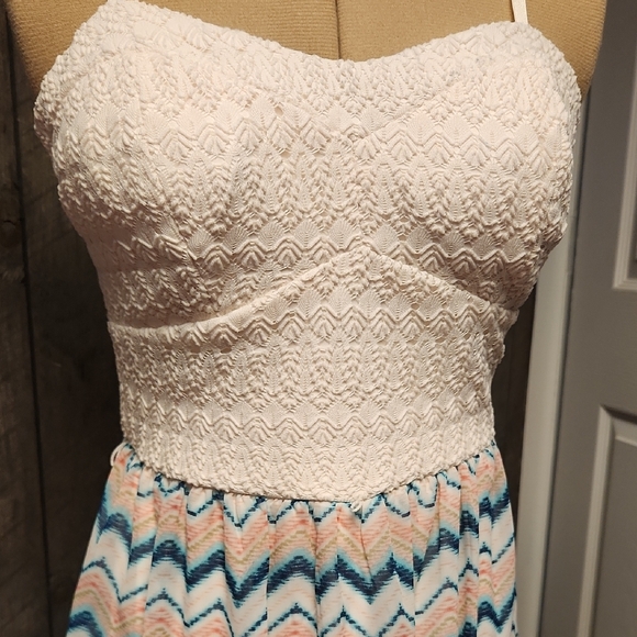 Lily Rose Cream and Blue Chevron Maxi Dress - Picture 4 of 15